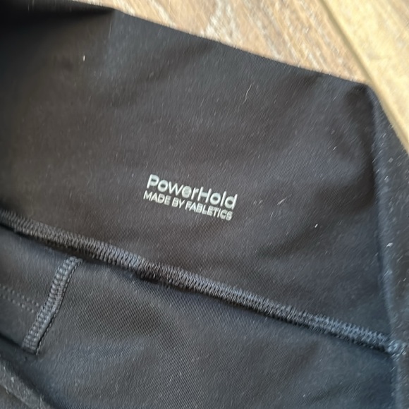 NWOT Fabletics Black Workout Set, Size Small - Picture 3 of 3